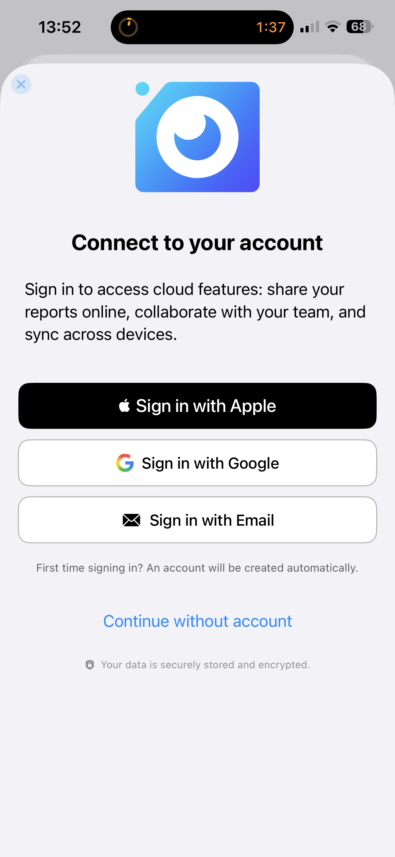Écran de connexion de PhotoReport 2026.4 sur iPhone intitulé Connect to your account, avec les options Sign in with Apple, Sign in with Google et Sign in with Email, plus une option Continue without account pour les utilisateurs qui n'ont besoin que des fonctions locales